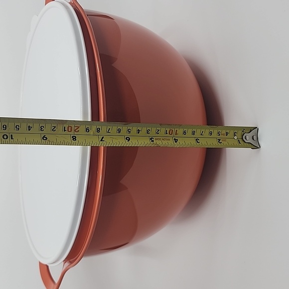 Tupperware Thatsa Mega Bowl Red New - Picture 5 of 7